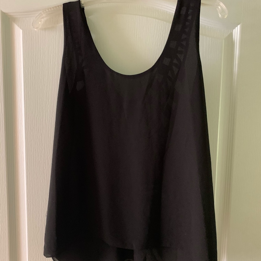 Black Veatique Flowy Tank